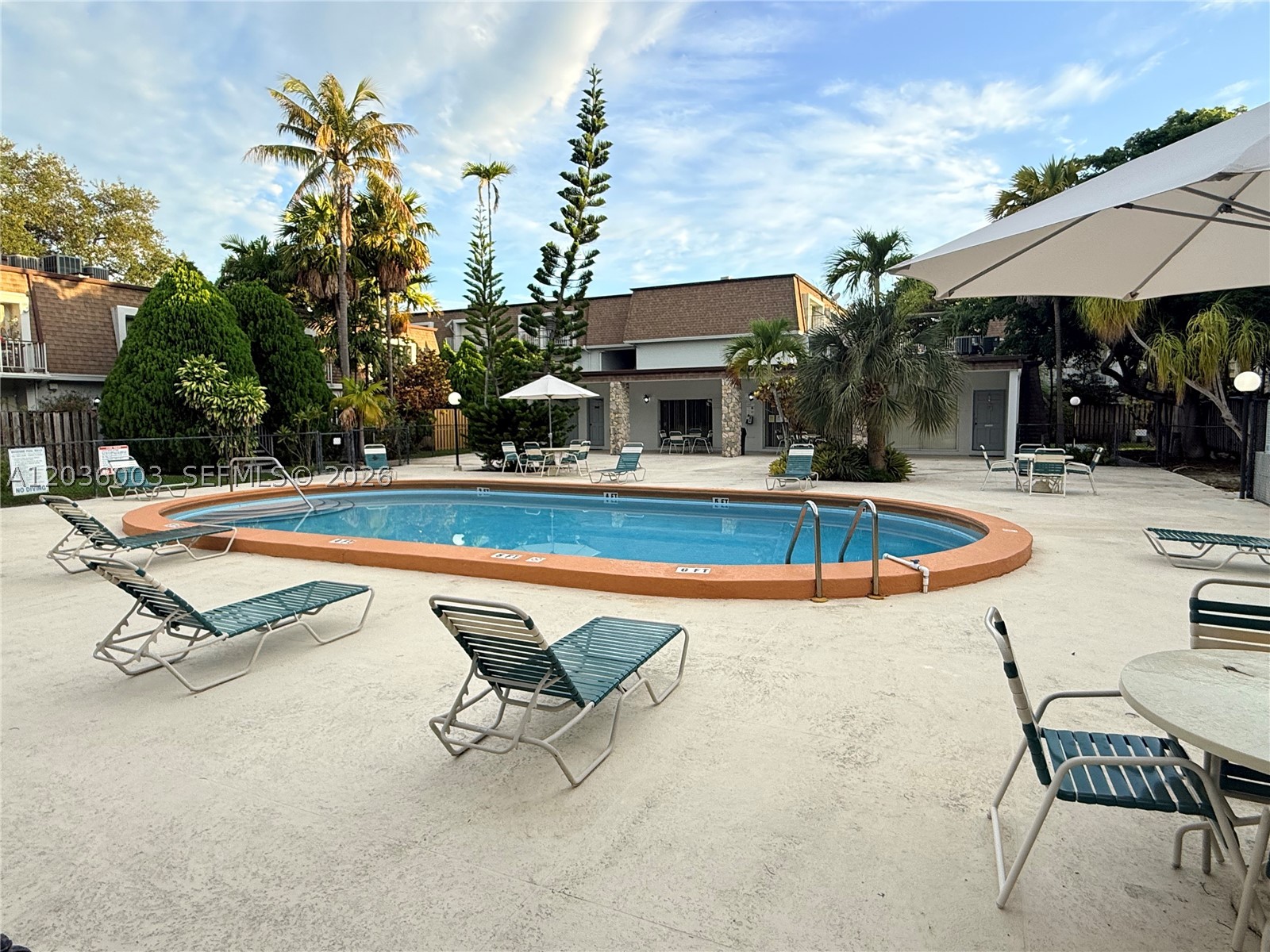 WOODSIDE IN KENDALL CONDO - Residential