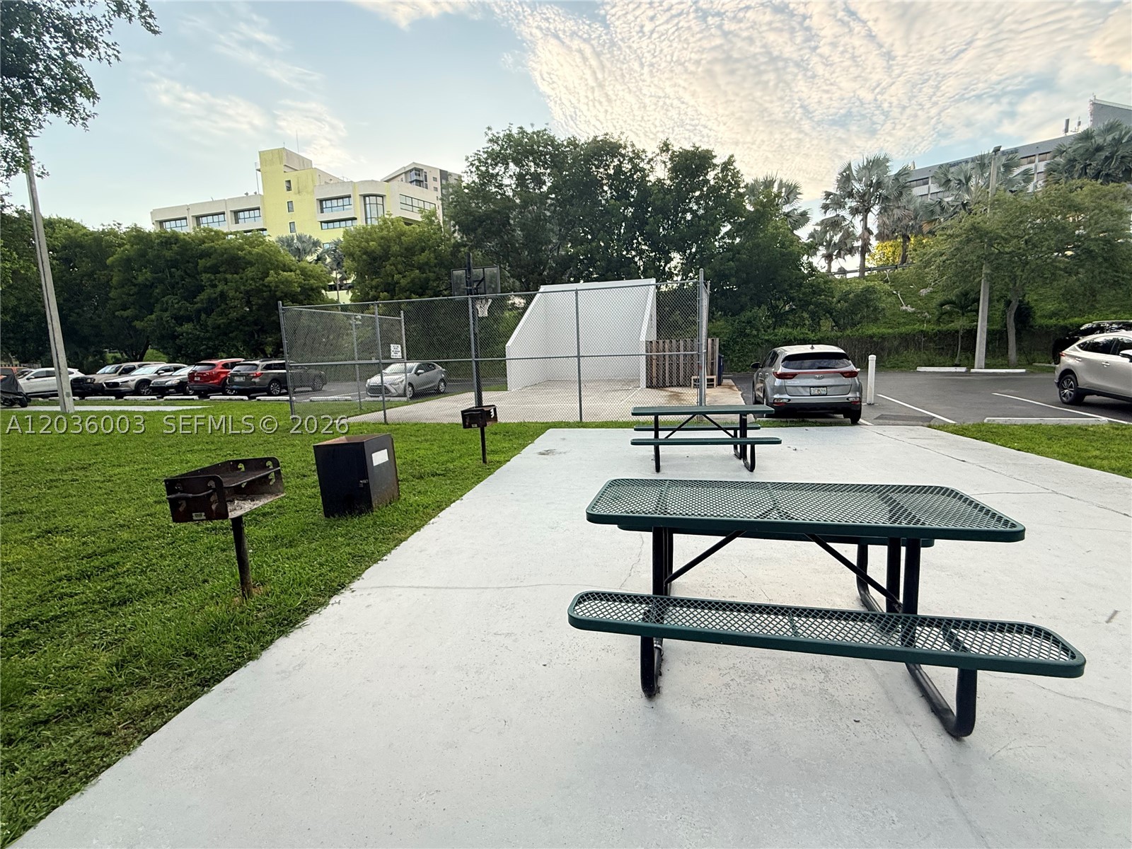 WOODSIDE IN KENDALL CONDO - Residential