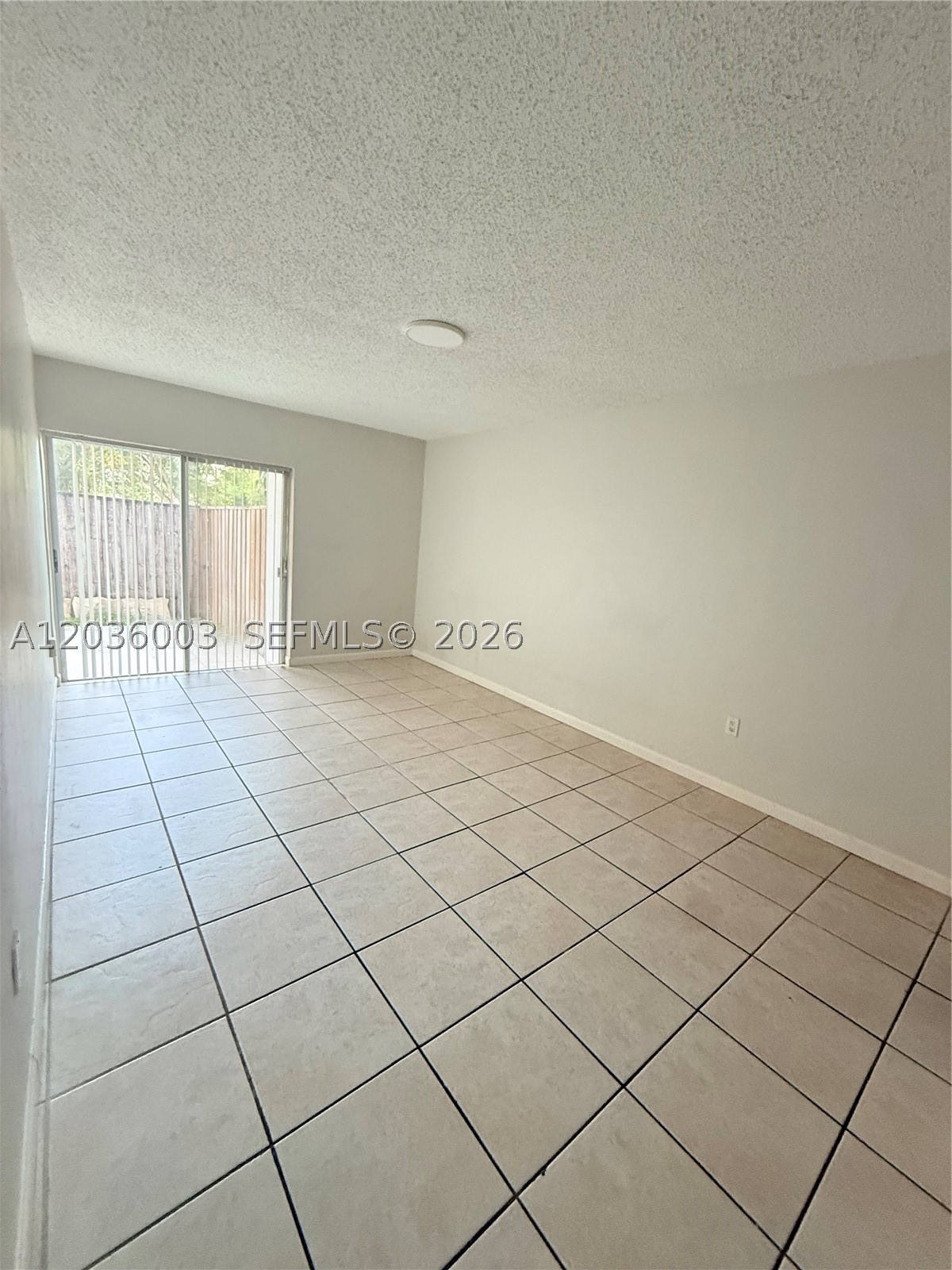WOODSIDE IN KENDALL CONDO - Residential