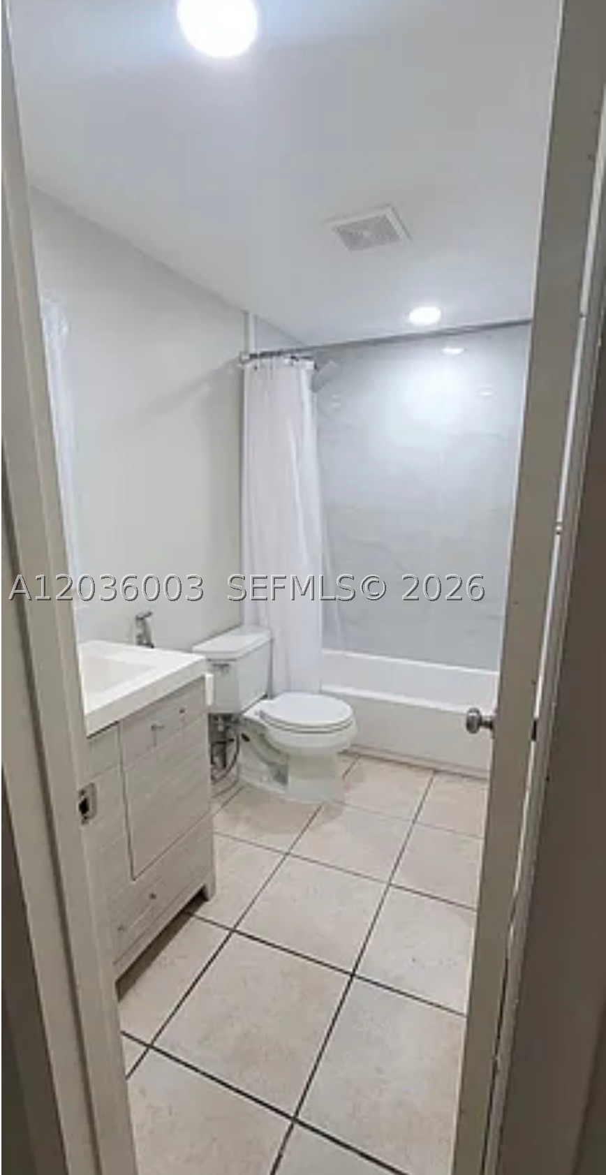 WOODSIDE IN KENDALL CONDO - Residential