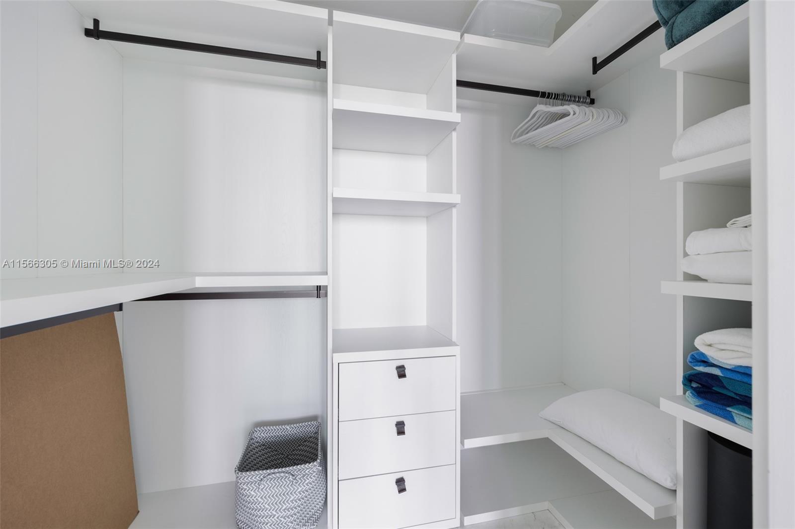 GRAN PARAISO CONDO - Residential Lease