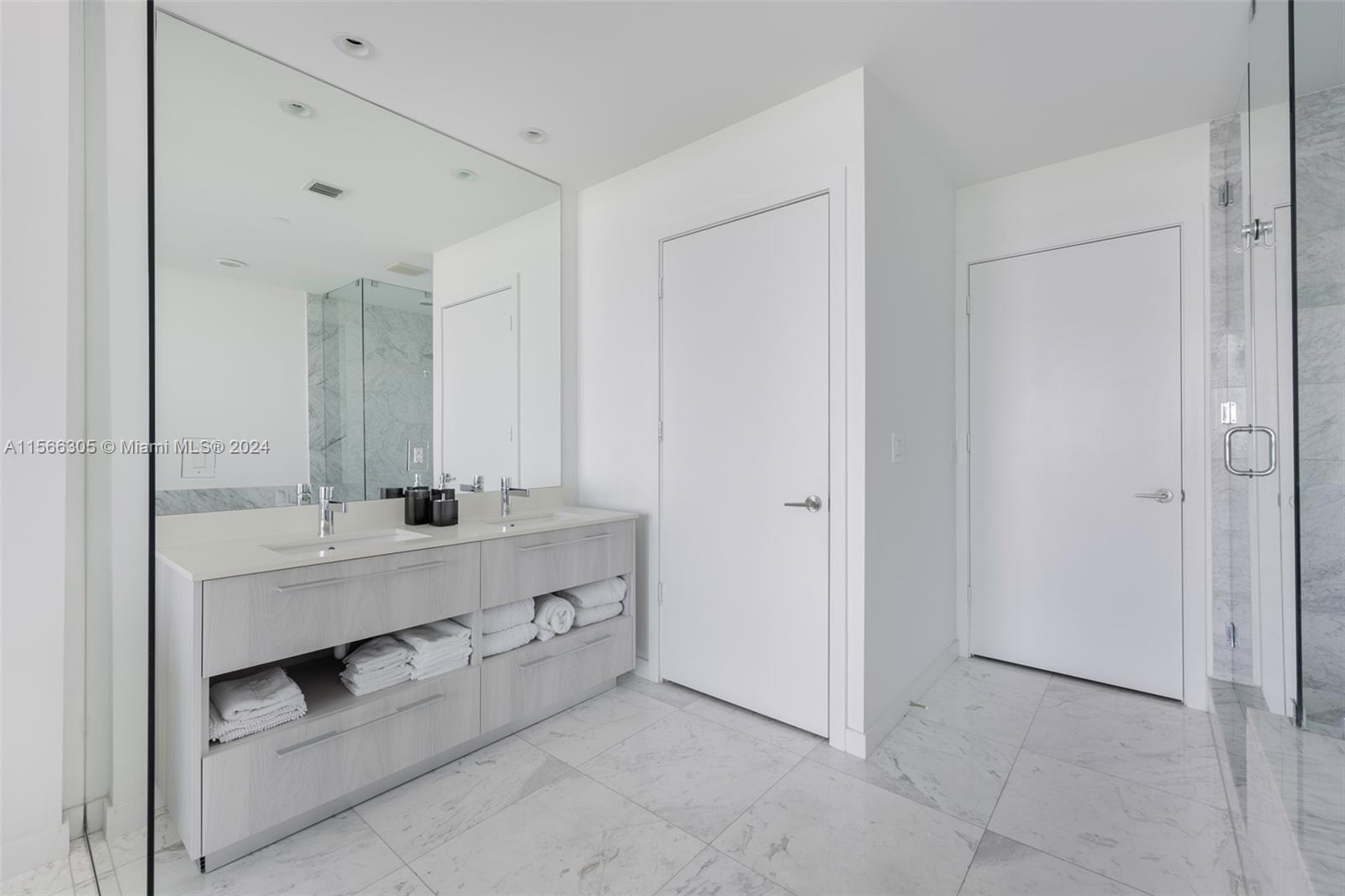 GRAN PARAISO CONDO - Residential Lease