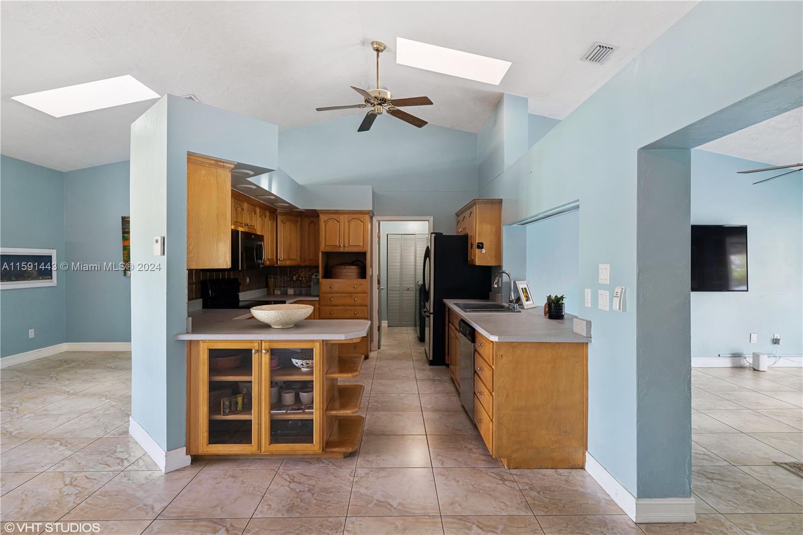 UNIVERSAL ESTATES SOUTH A - Residential
