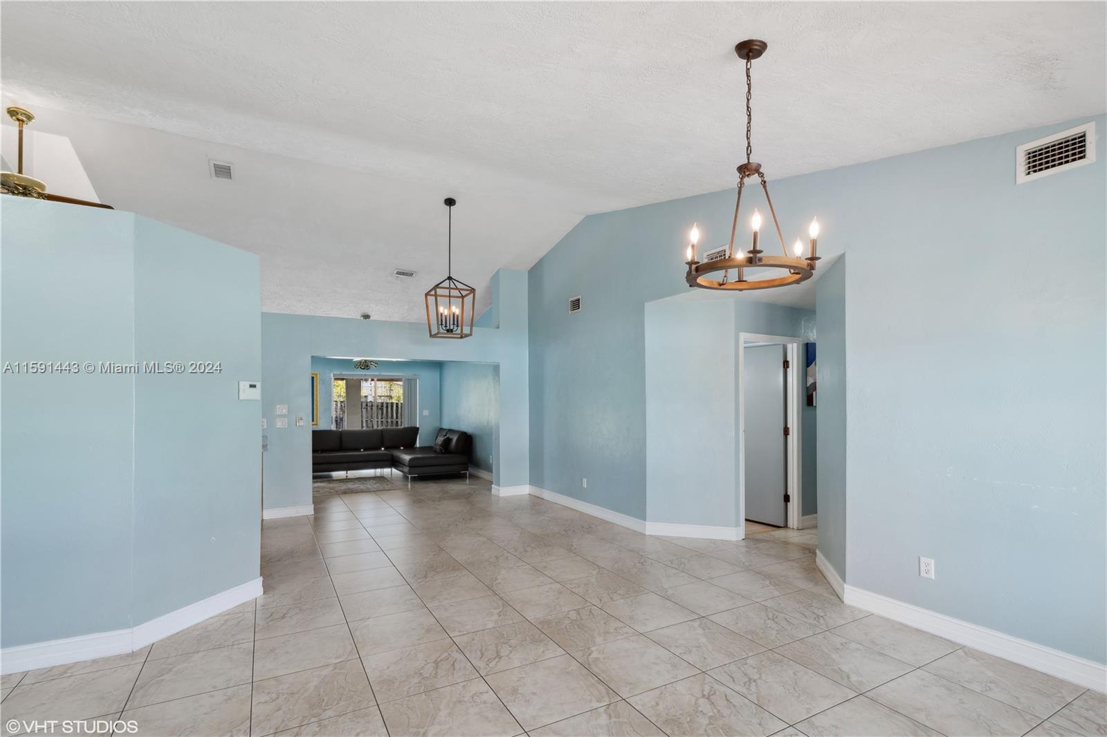 UNIVERSAL ESTATES SOUTH A - Residential