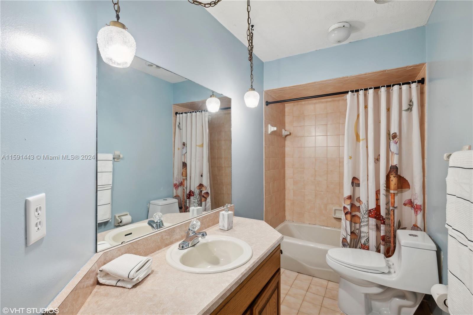 UNIVERSAL ESTATES SOUTH A - Residential