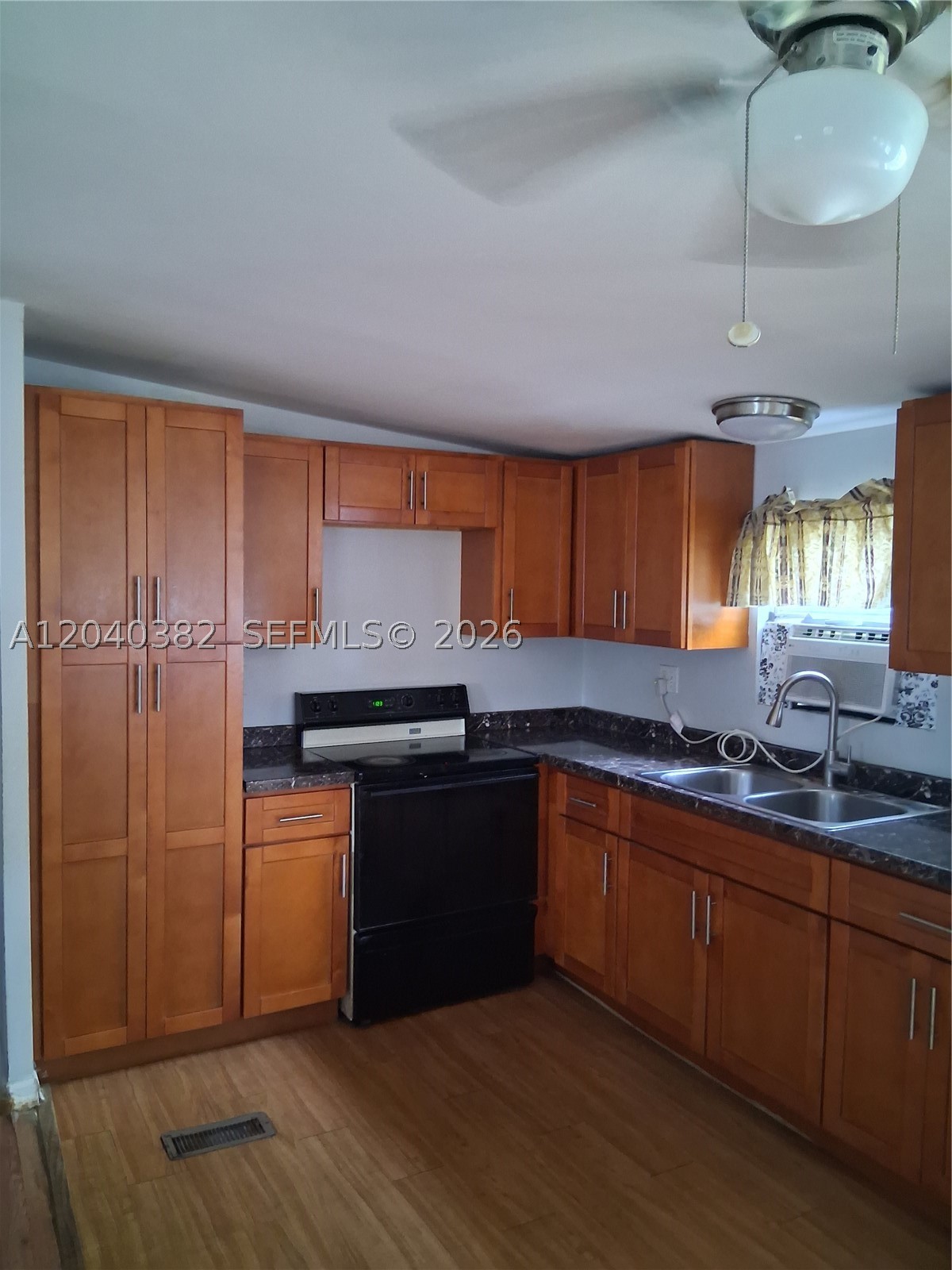 RAVENSWOOD NORTH - Residential