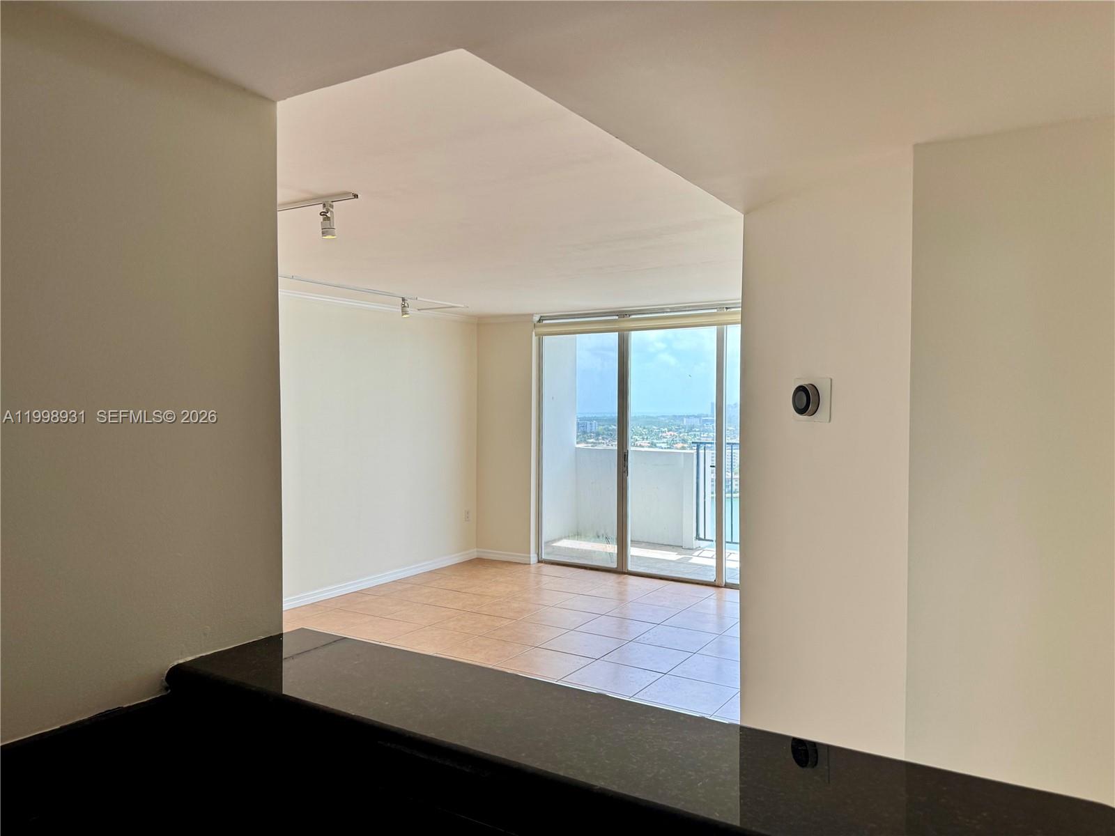 COMMODORE PLAZA CONDO - Residential