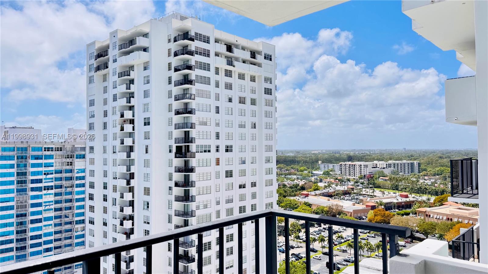 COMMODORE PLAZA CONDO - Residential