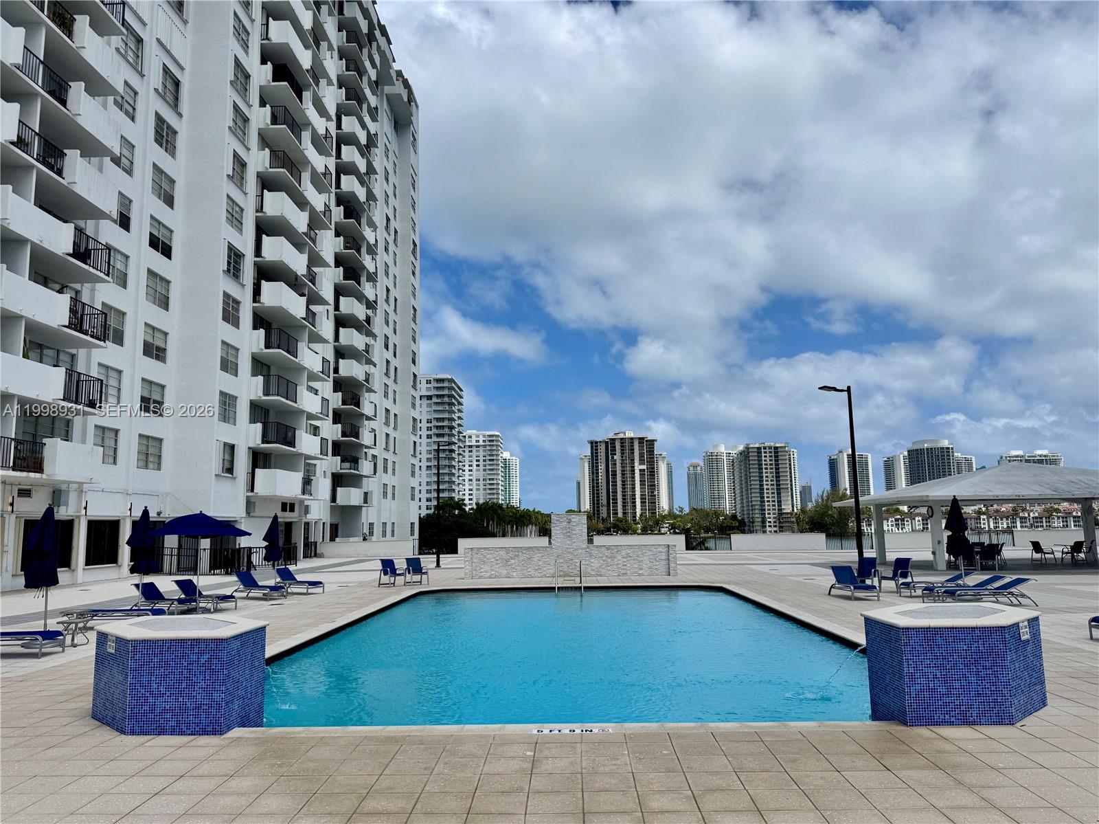 COMMODORE PLAZA CONDO - Residential