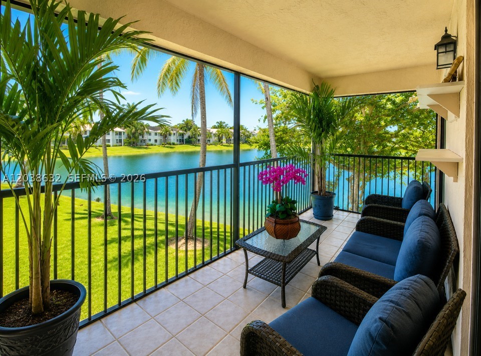 LAKESHORE CONDO 10 - Residential