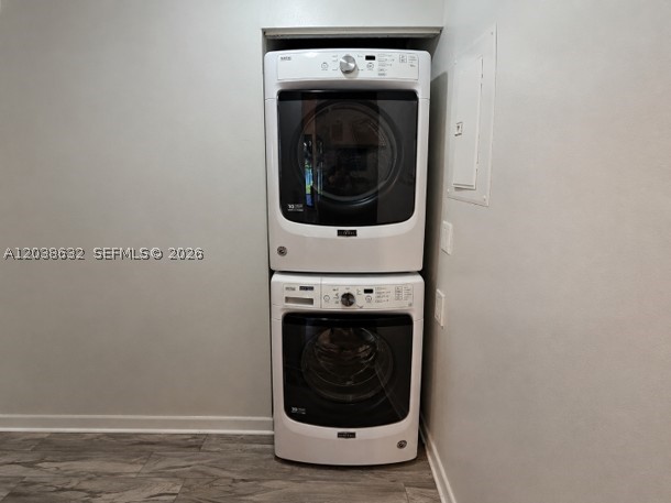 LAKESHORE CONDO 10 - Residential