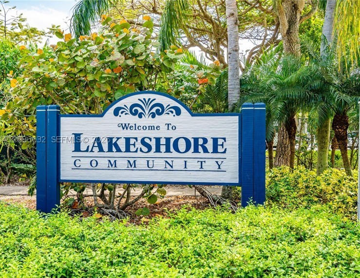 LAKESHORE CONDO 10 - Residential