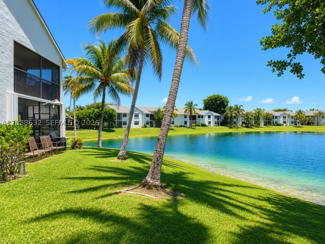 LAKESHORE CONDO 10 - Residential