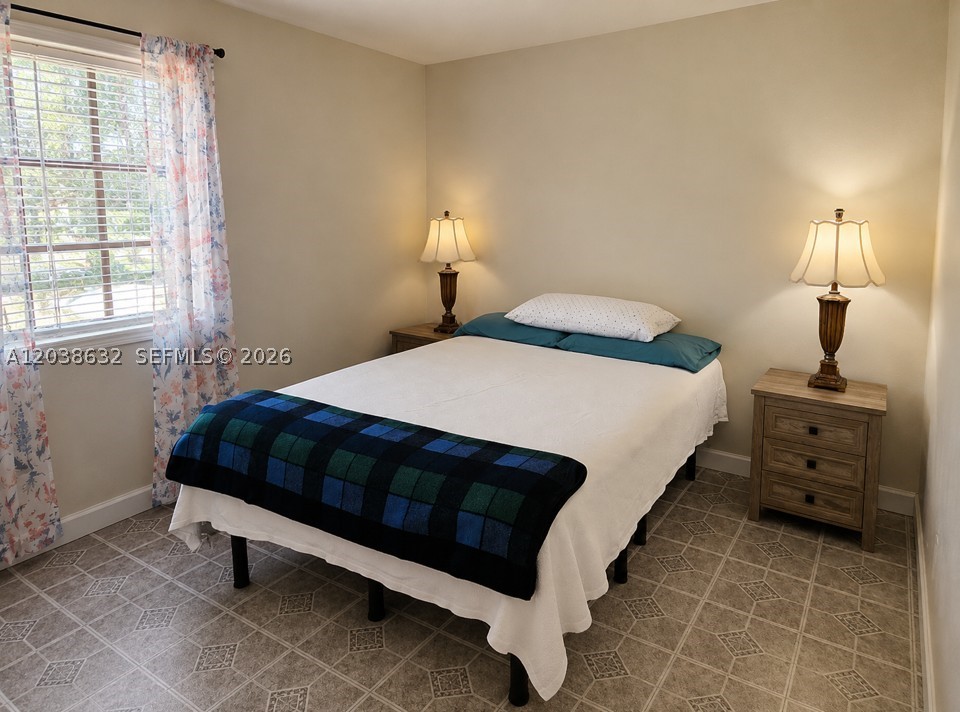 LAKESHORE CONDO 10 - Residential