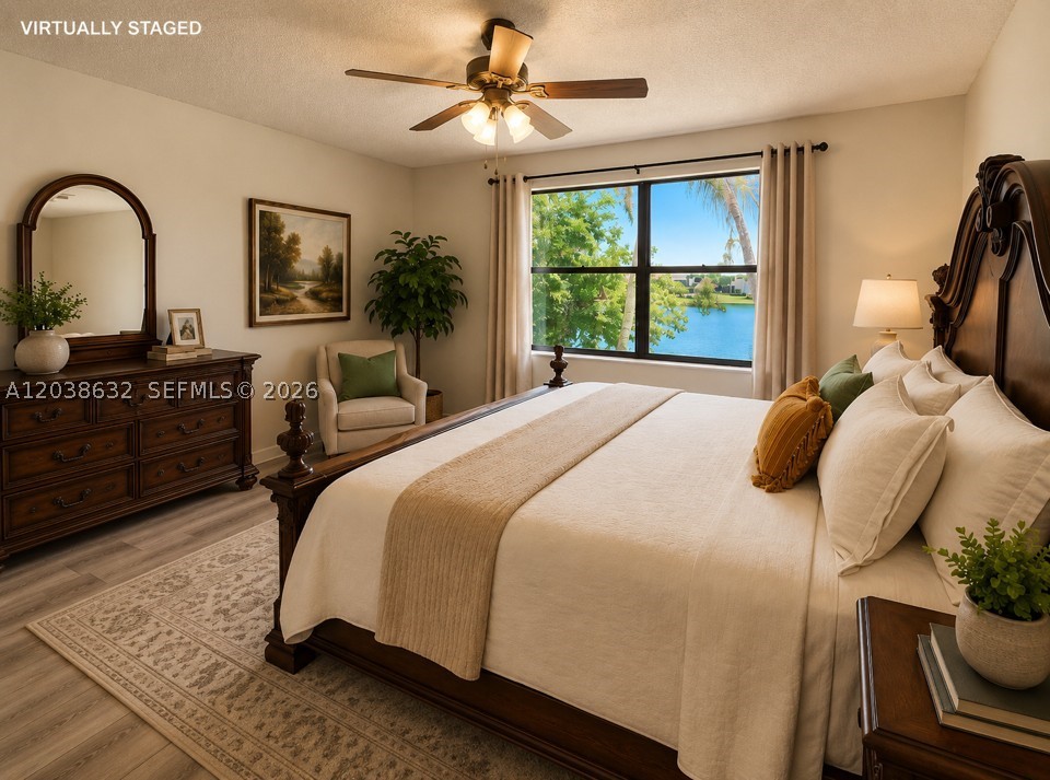 LAKESHORE CONDO 10 - Residential