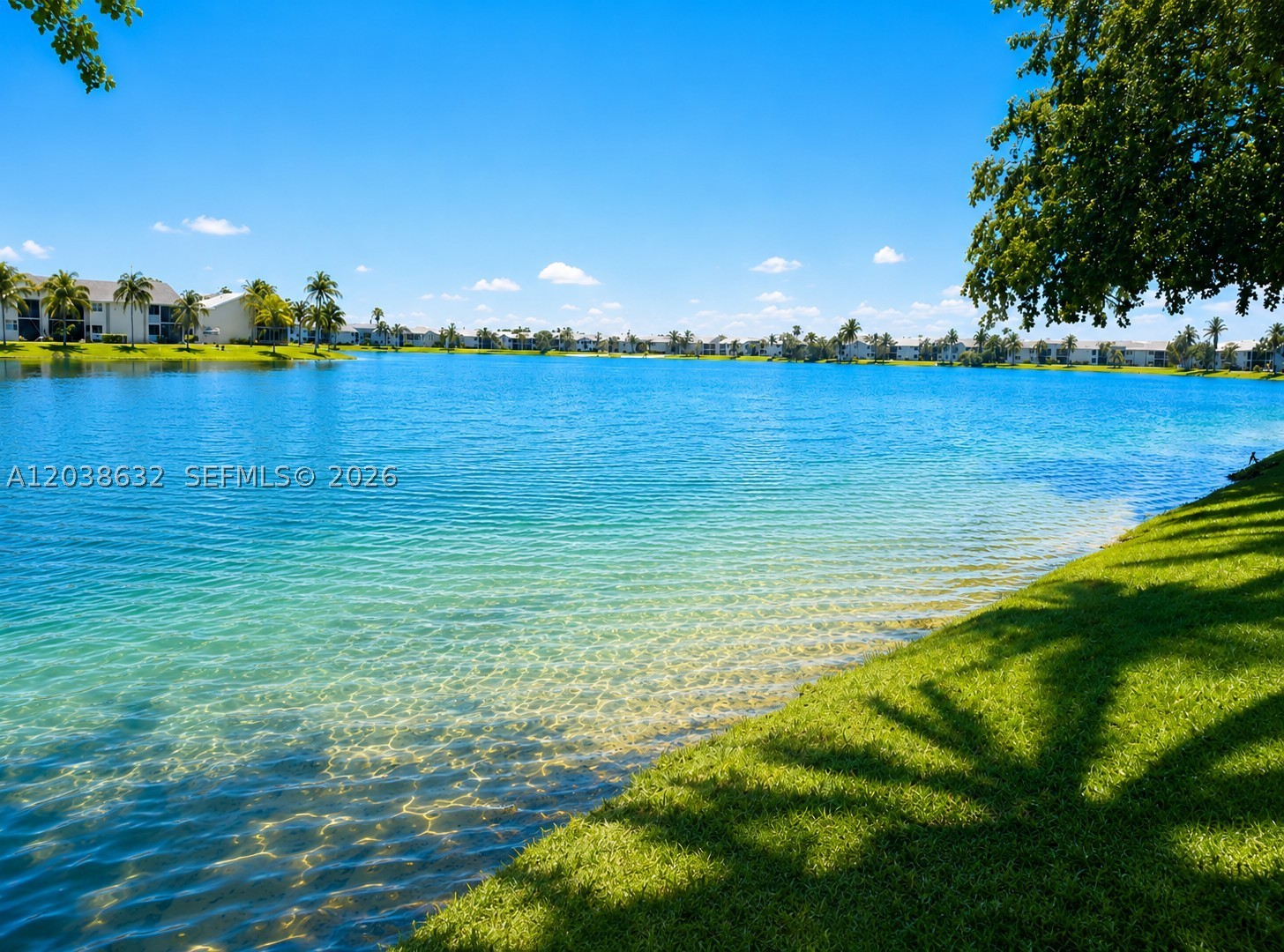 LAKESHORE CONDO 10 - Residential