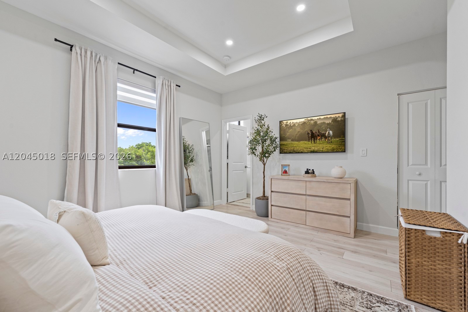ENCLAVE SOUTH PHASE 2 - Residential