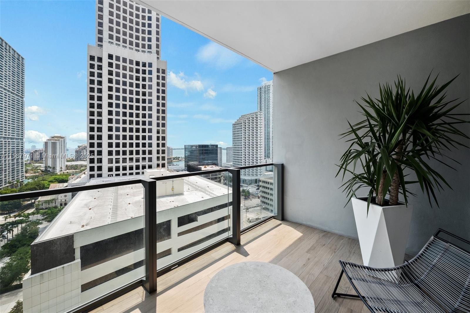 REACH CONDO - Residential