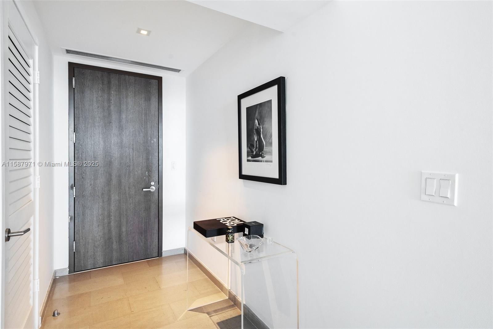 REACH CONDO - Residential