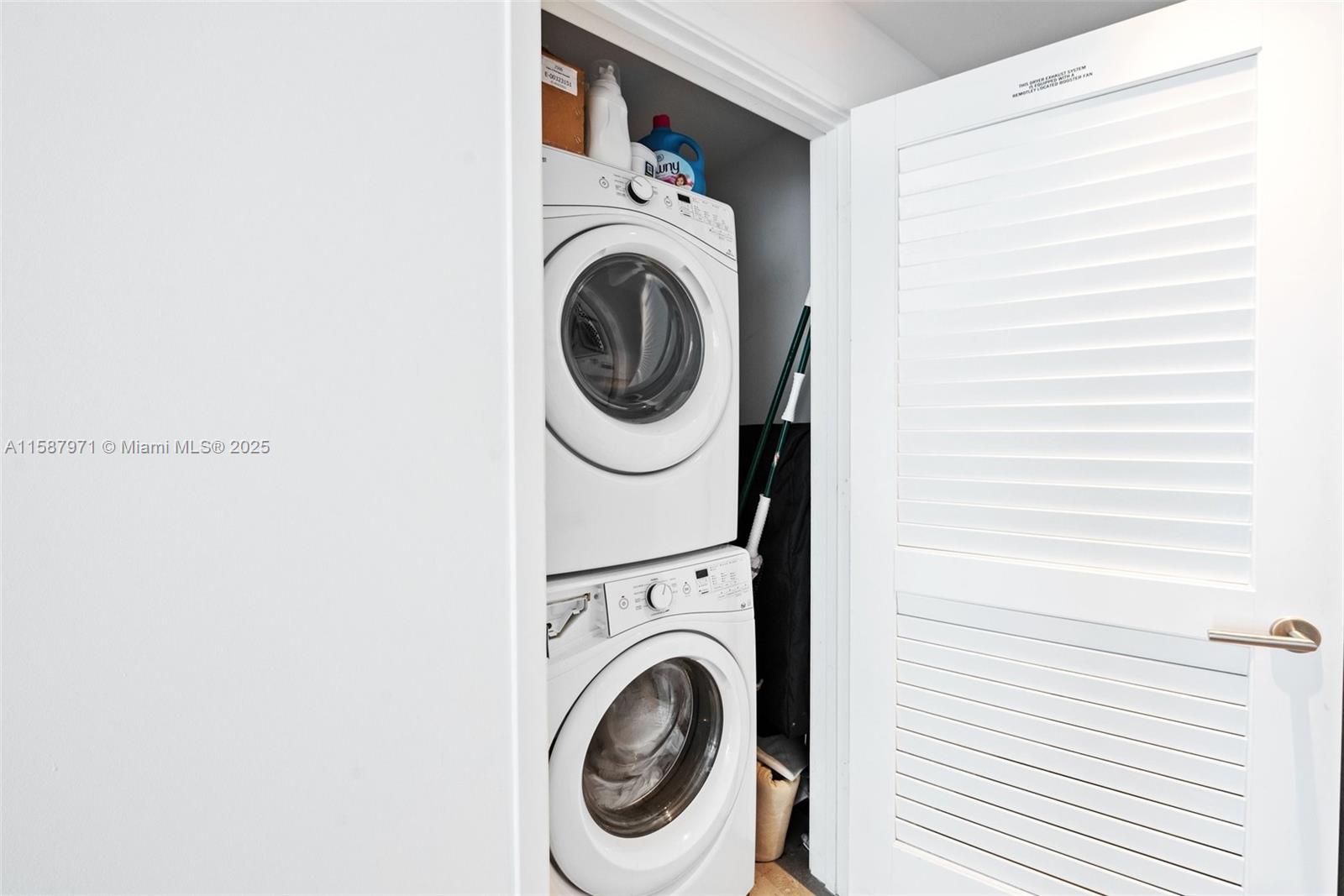 REACH CONDO - Residential