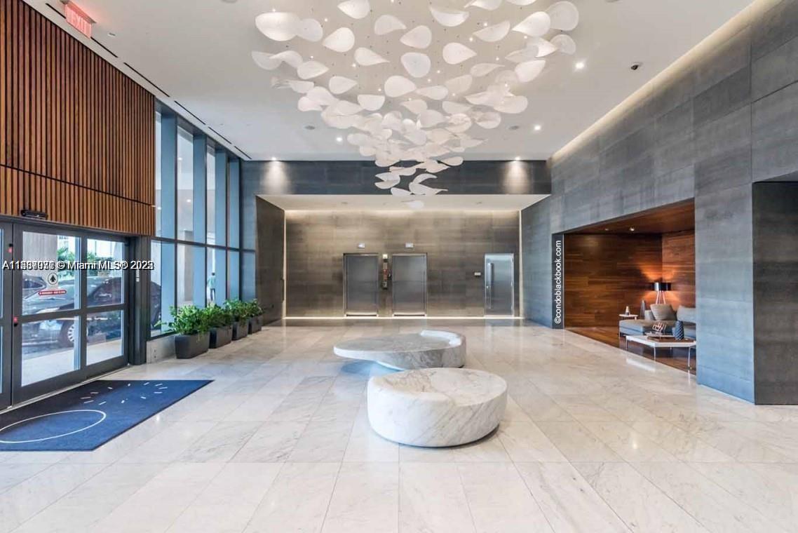 REACH CONDO - Residential