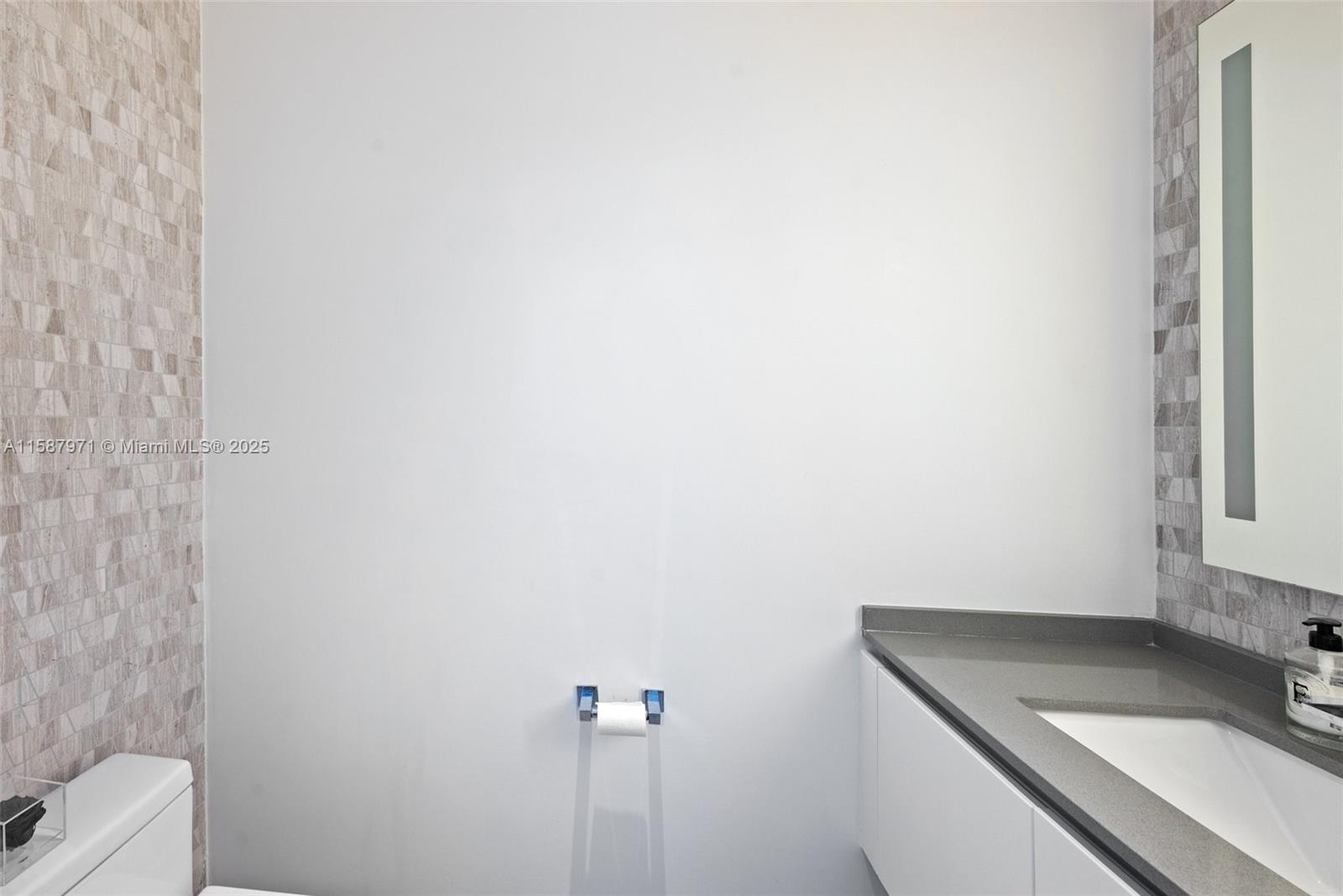 REACH CONDO - Residential