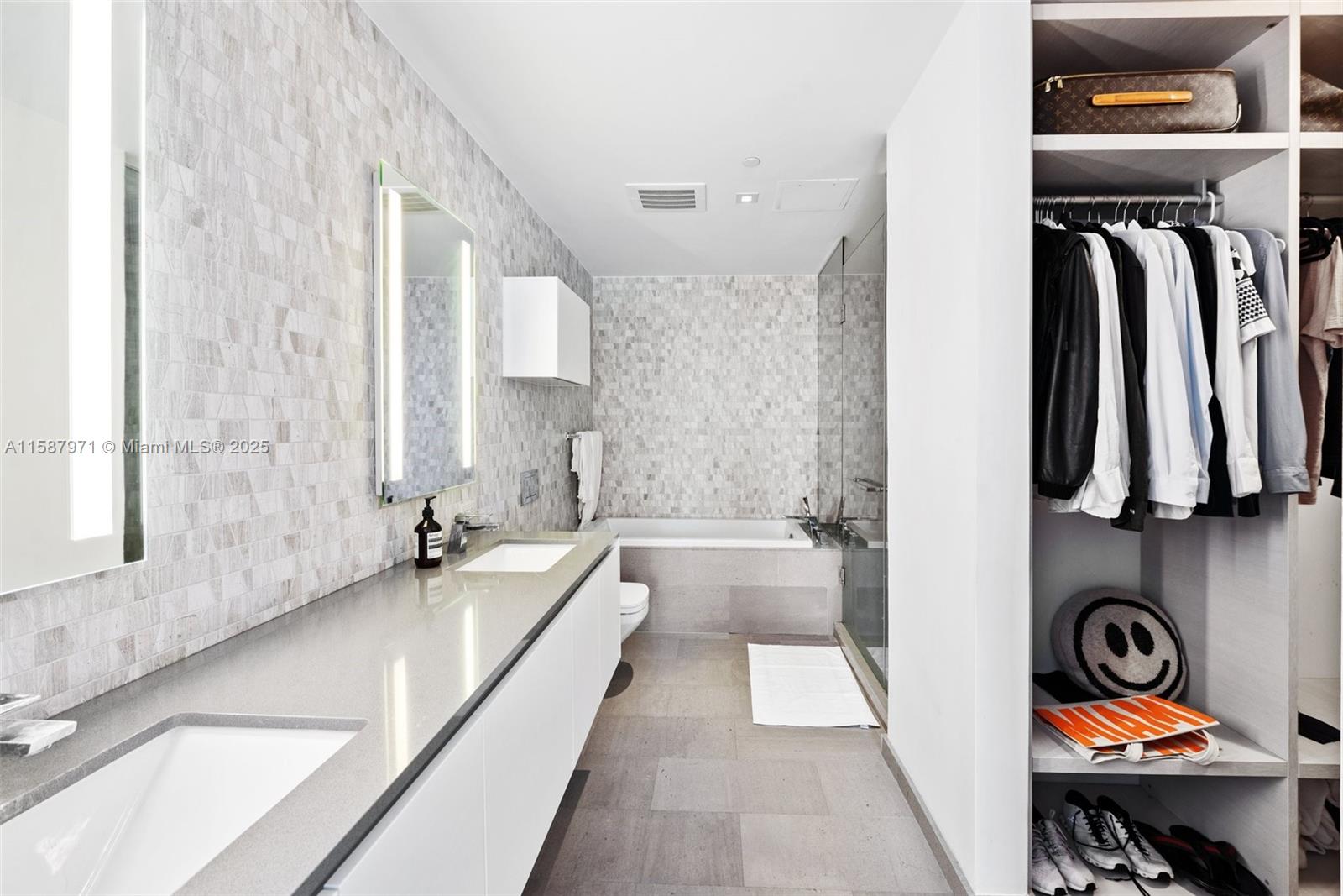 REACH CONDO - Residential