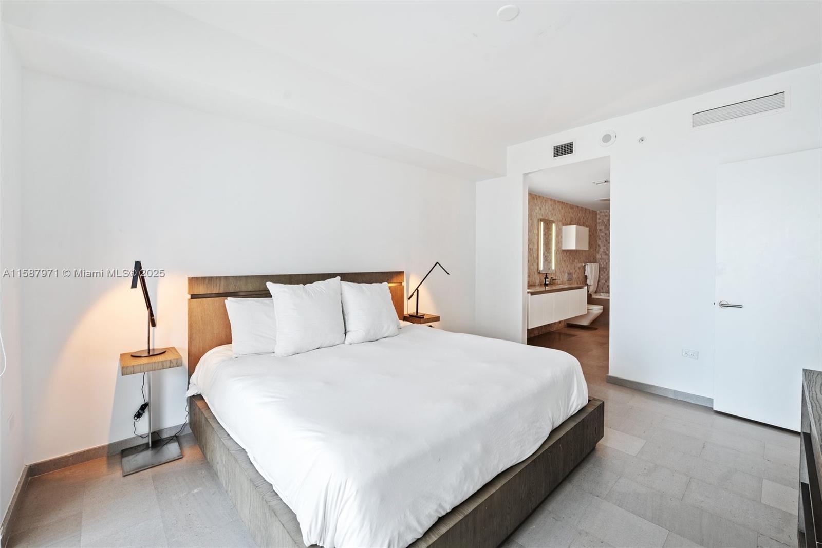 REACH CONDO - Residential