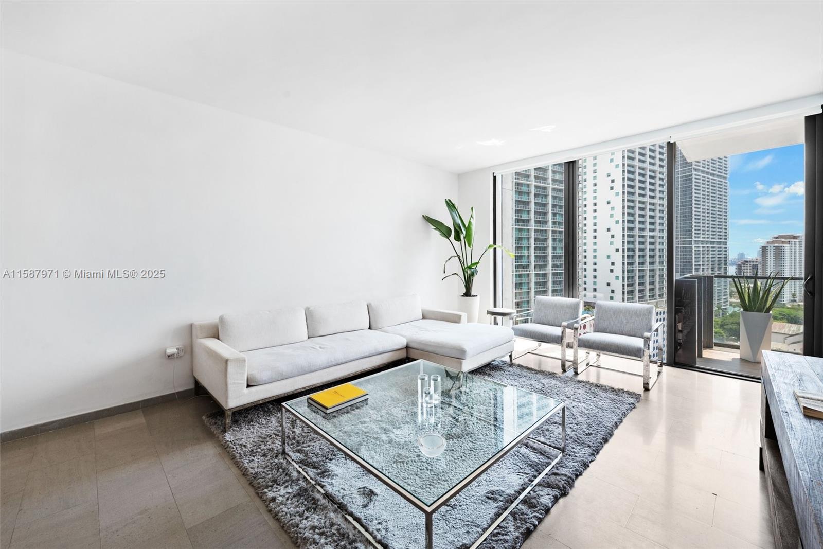 REACH CONDO - Residential