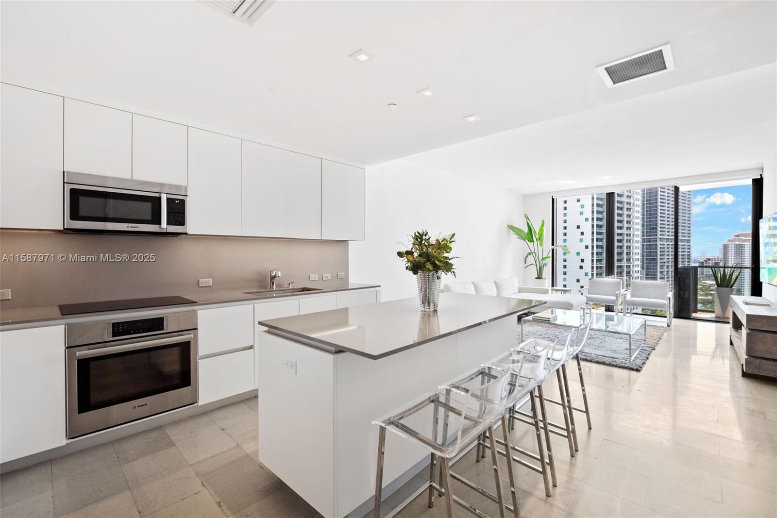 REACH CONDO - Residential