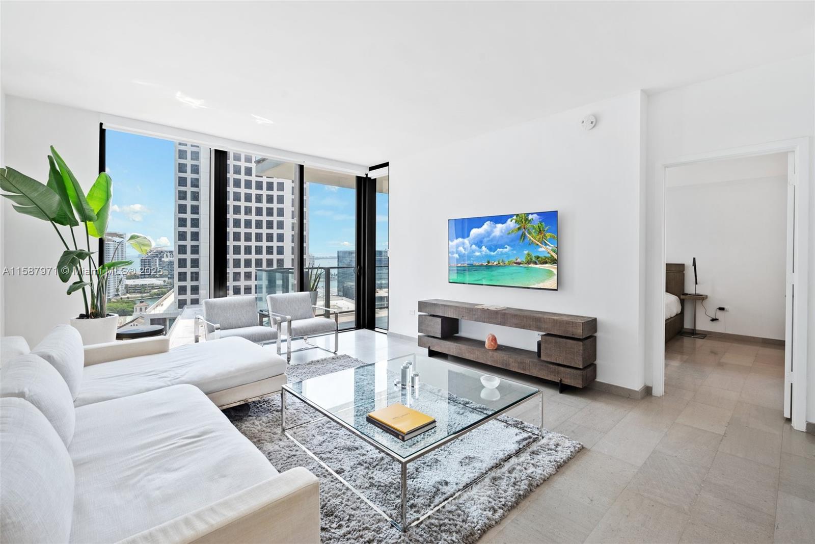 REACH CONDO - Residential