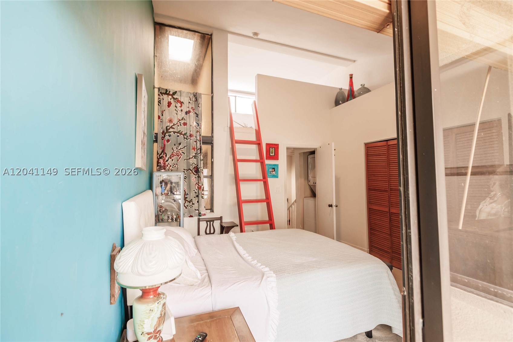 BIRDGROVE TOWNHOUSES COND - Residential