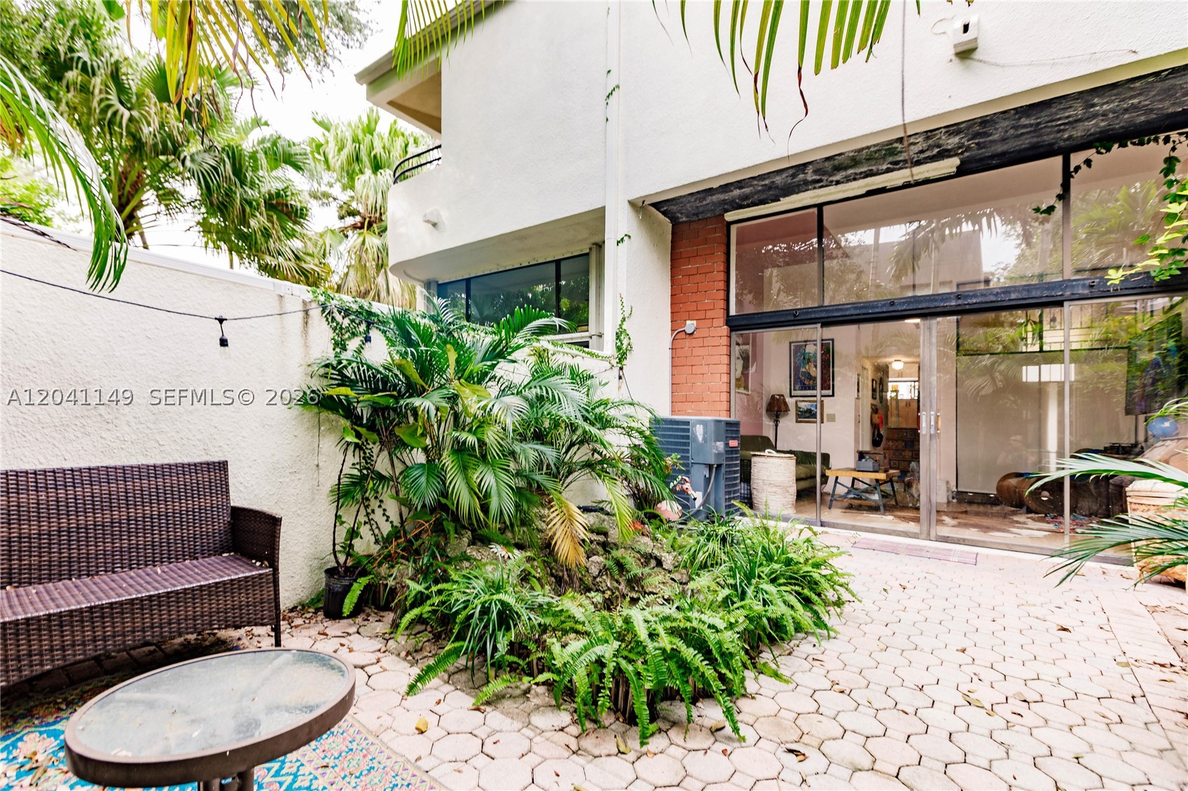 BIRDGROVE TOWNHOUSES COND - Residential