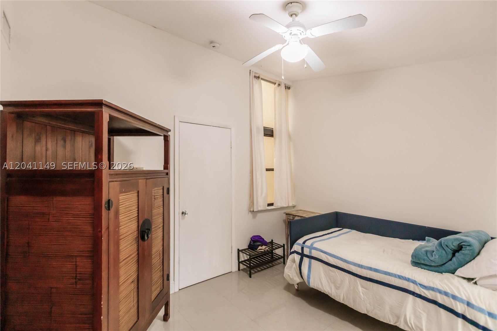 BIRDGROVE TOWNHOUSES COND - Residential
