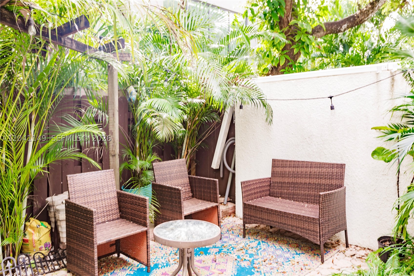BIRDGROVE TOWNHOUSES COND - Residential