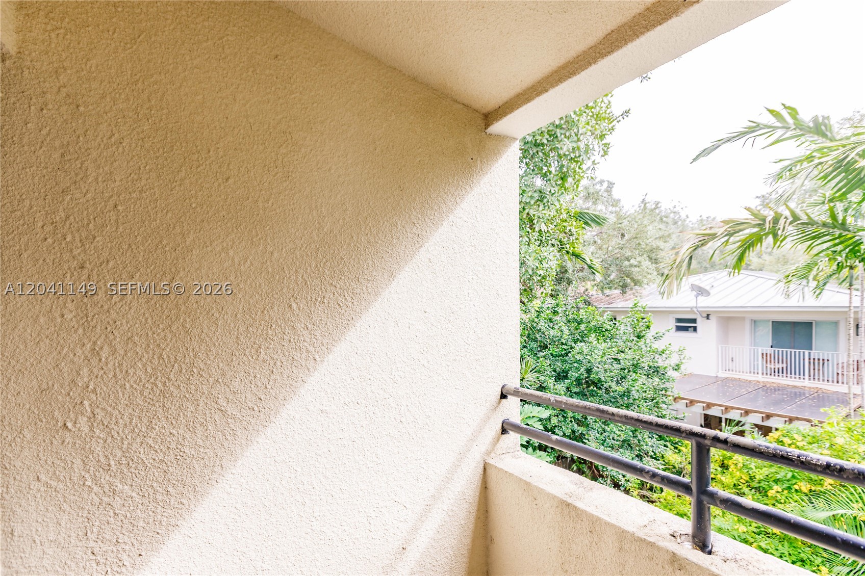 BIRDGROVE TOWNHOUSES COND - Residential