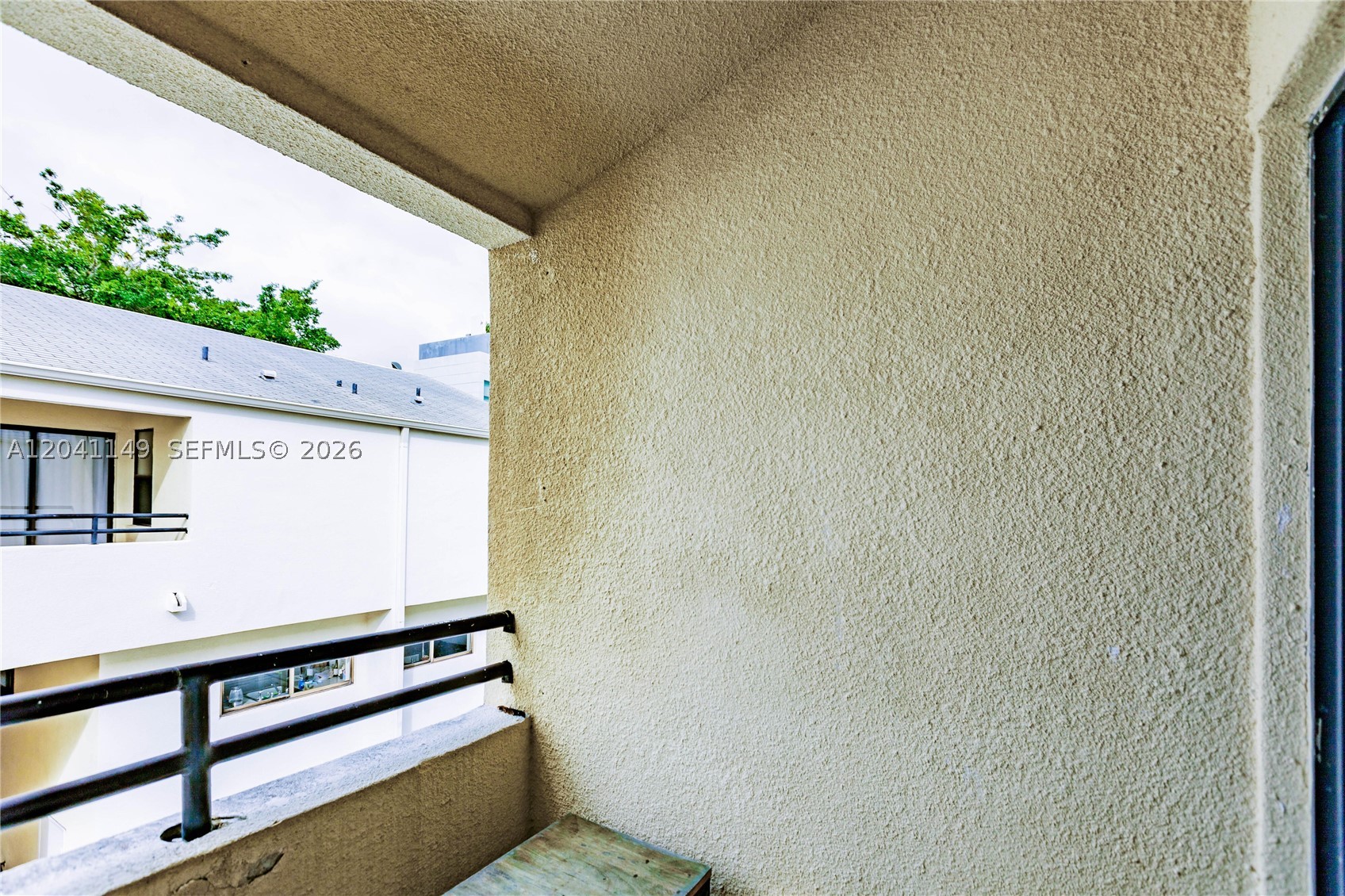 BIRDGROVE TOWNHOUSES COND - Residential