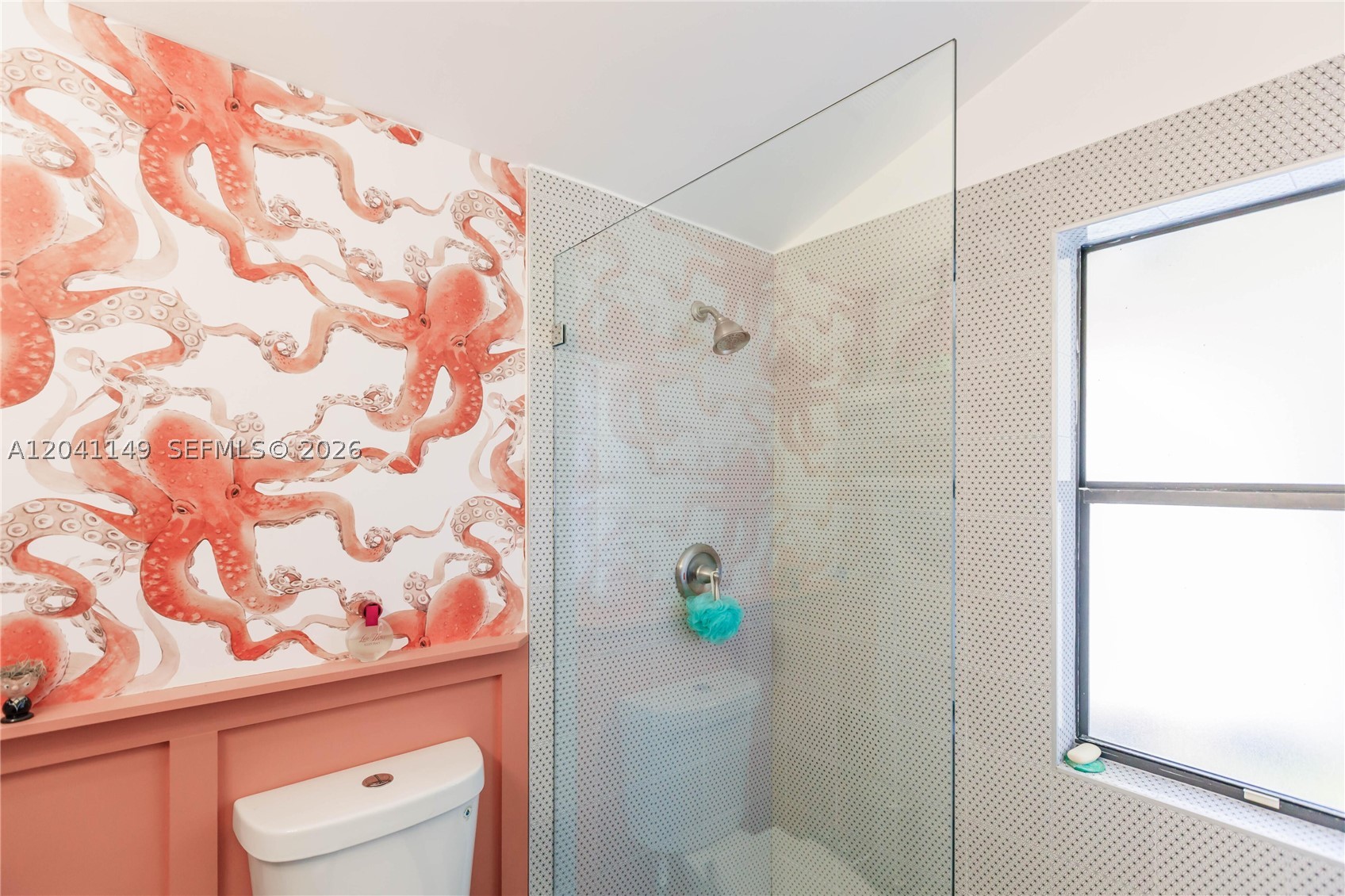 BIRDGROVE TOWNHOUSES COND - Residential