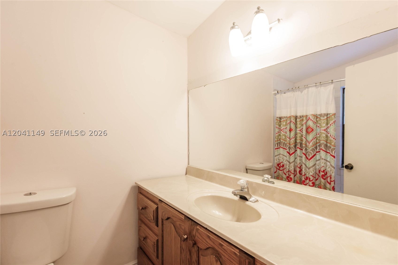 BIRDGROVE TOWNHOUSES COND - Residential