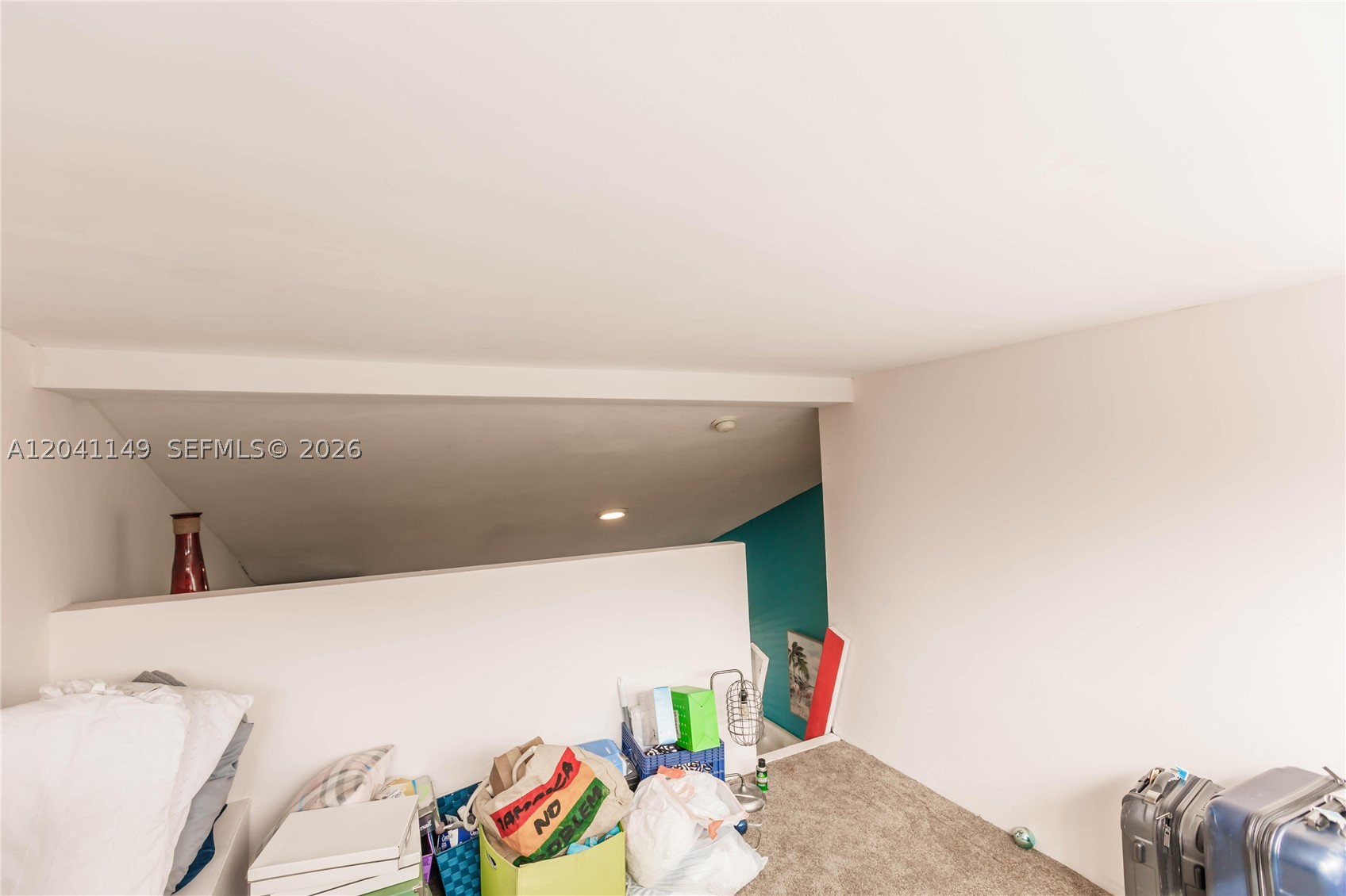 BIRDGROVE TOWNHOUSES COND - Residential