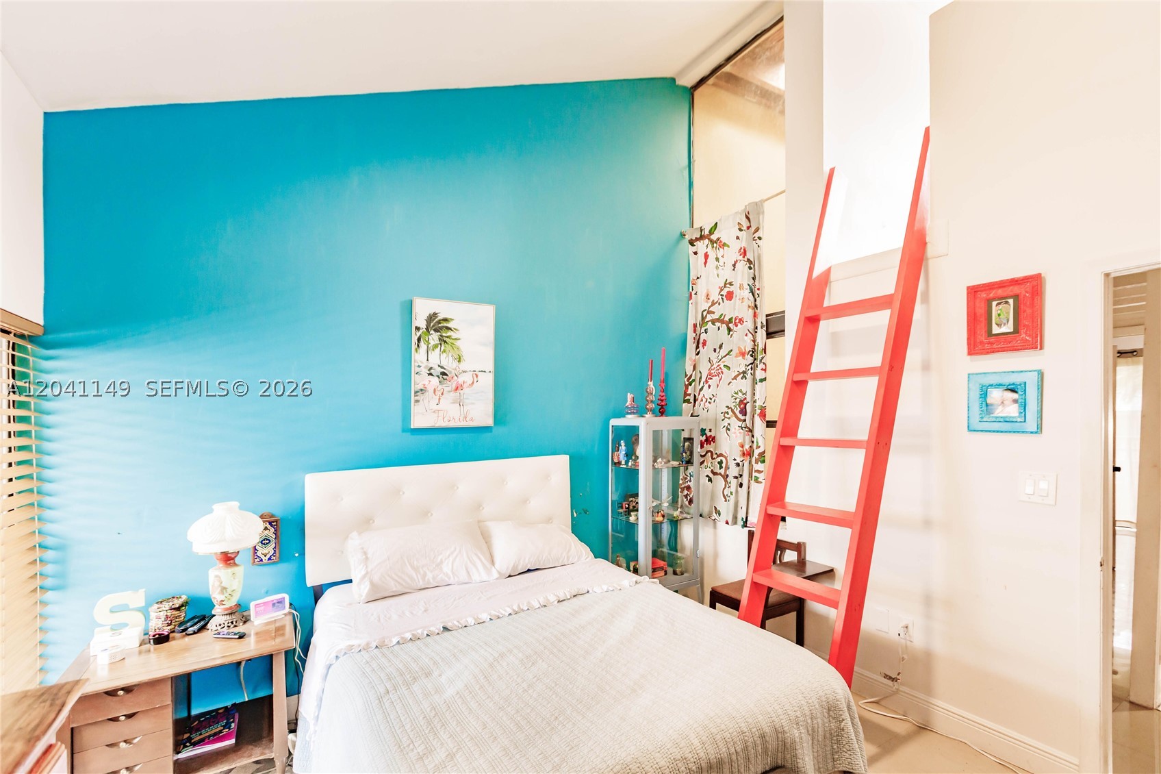 BIRDGROVE TOWNHOUSES COND - Residential