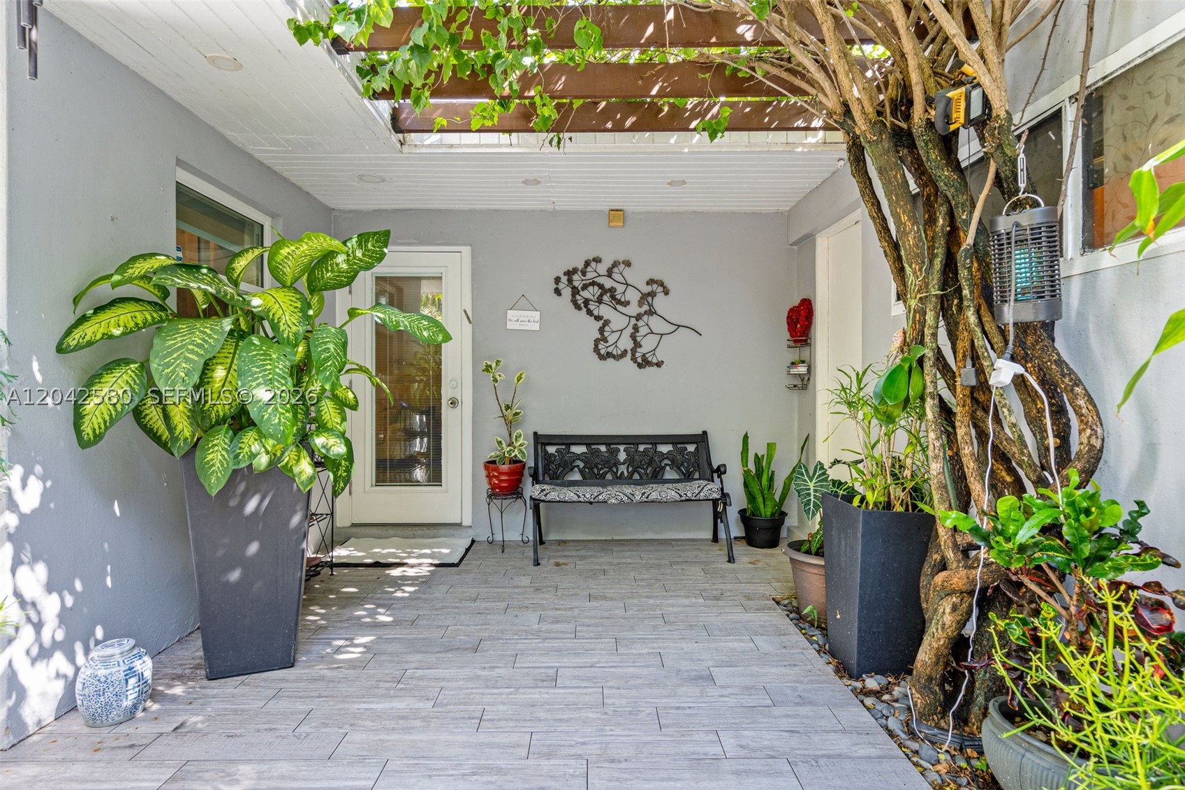 COUNTRY CLUB OF MIAMI FAI - Residential Lease