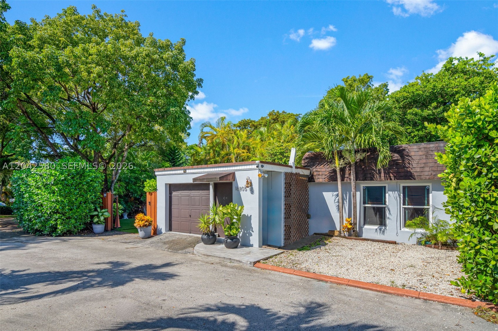 COUNTRY CLUB OF MIAMI FAI - Residential Lease