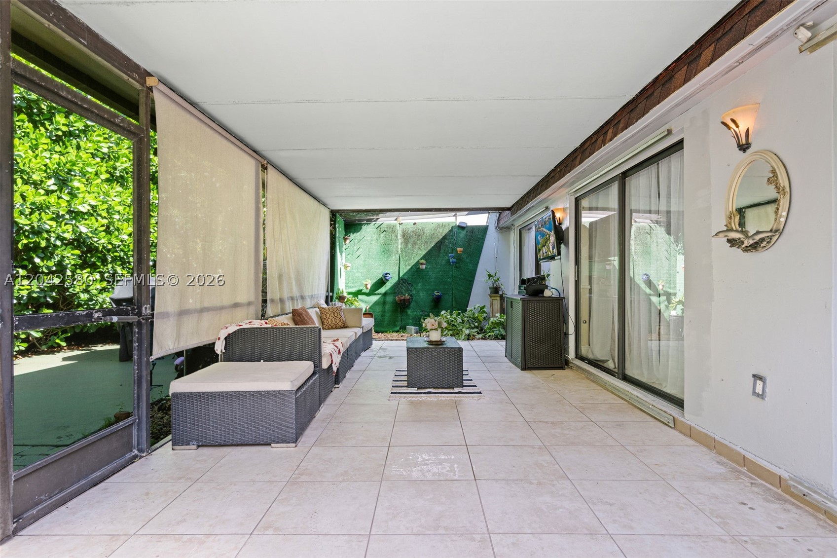 COUNTRY CLUB OF MIAMI FAI - Residential Lease