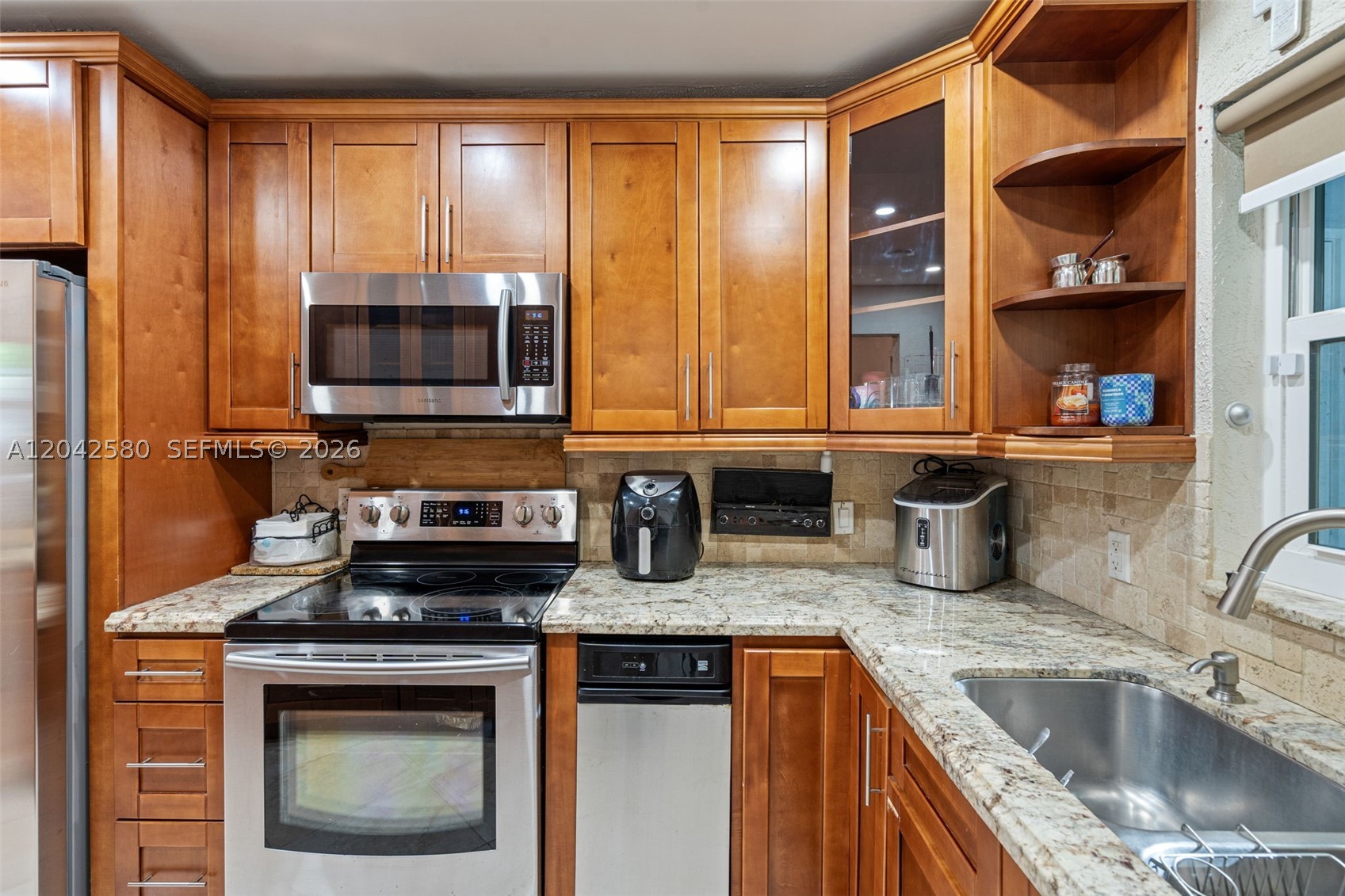 COUNTRY CLUB OF MIAMI FAI - Residential Lease