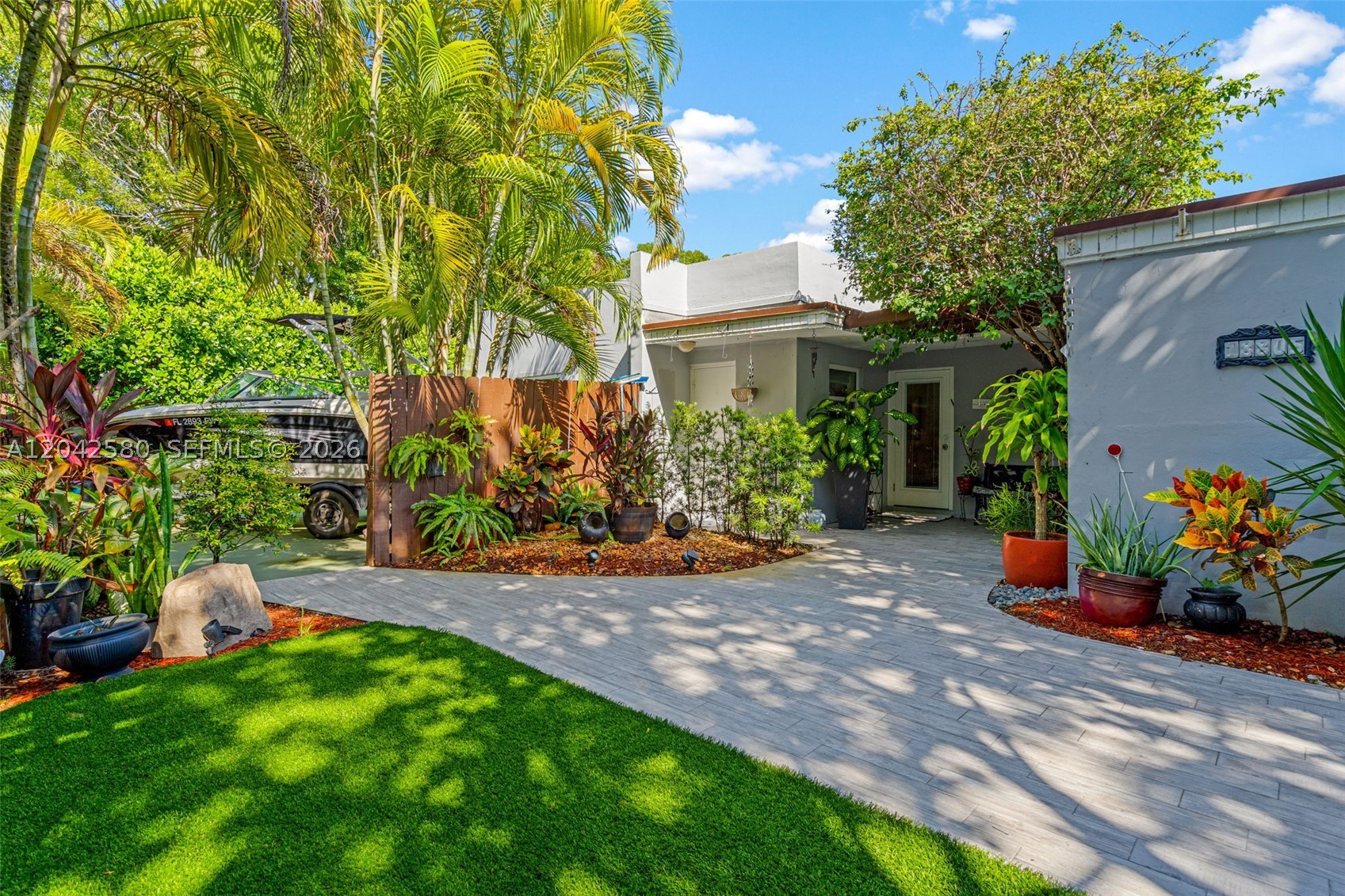 COUNTRY CLUB OF MIAMI FAI - Residential Lease