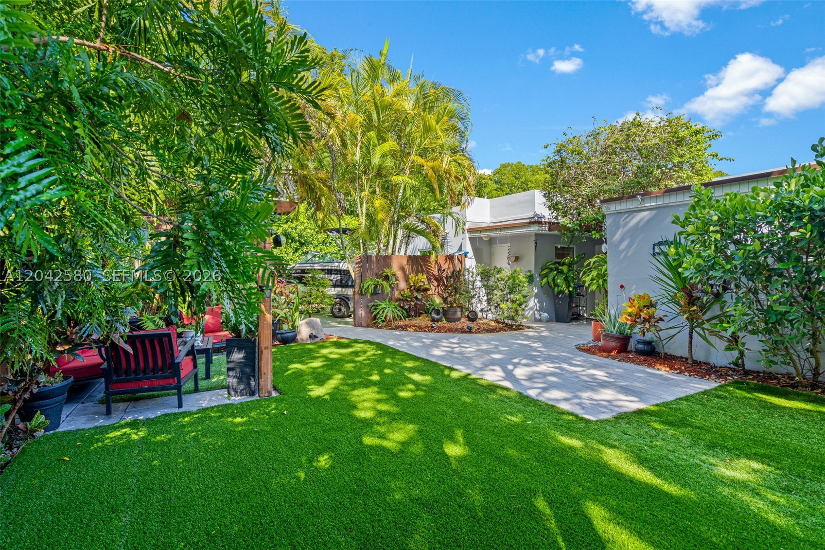 COUNTRY CLUB OF MIAMI FAI - Residential Lease