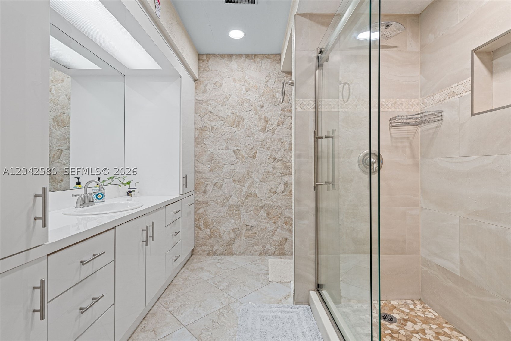 COUNTRY CLUB OF MIAMI FAI - Residential Lease