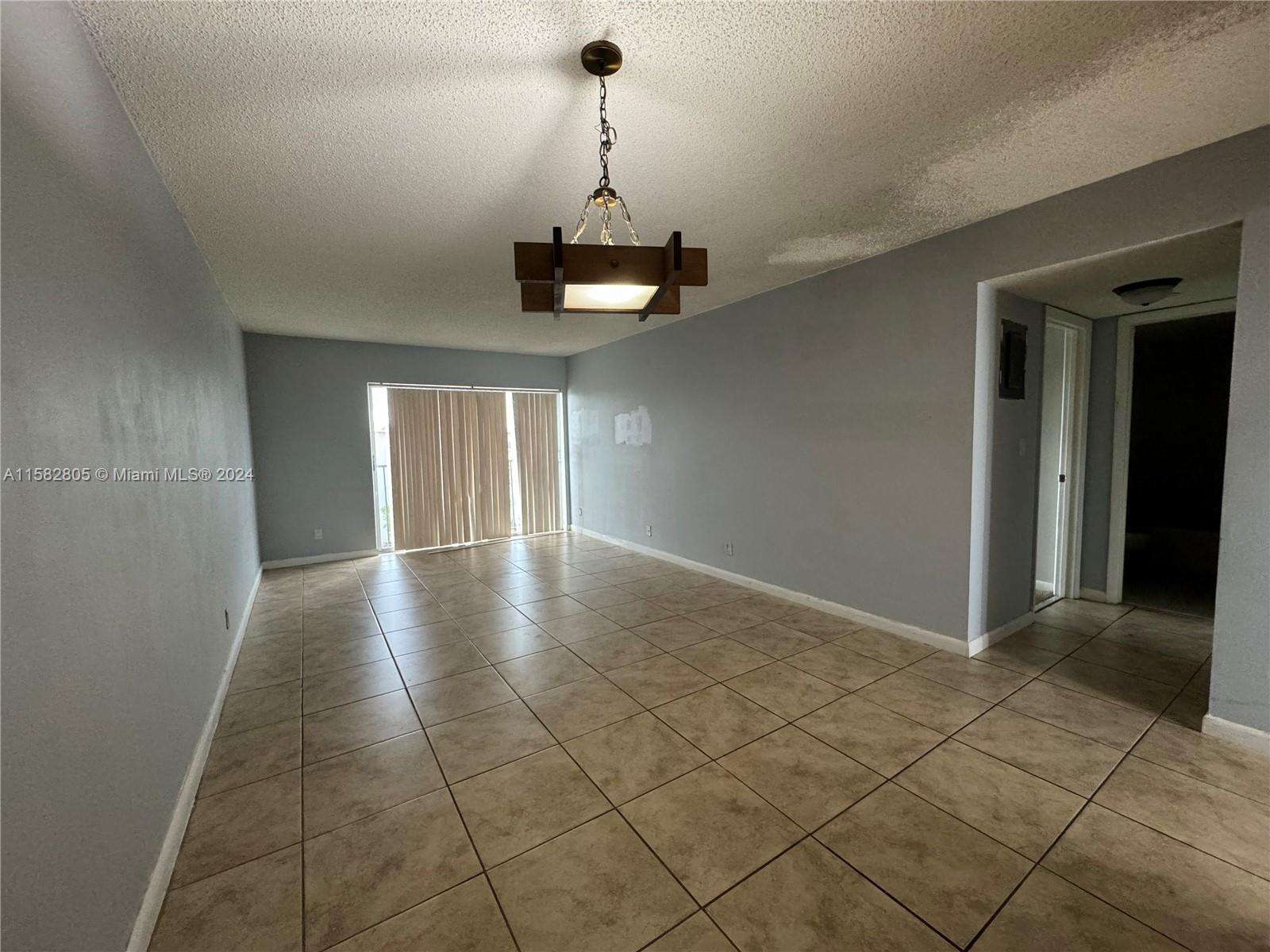 LAKESHORE AT UNIVERSITY P - Residential