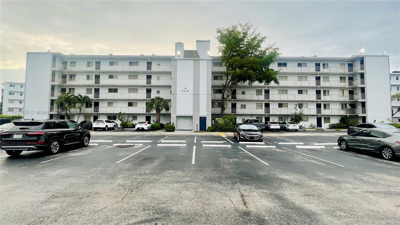 LAKESHORE AT UNIVERSITY P - Residential